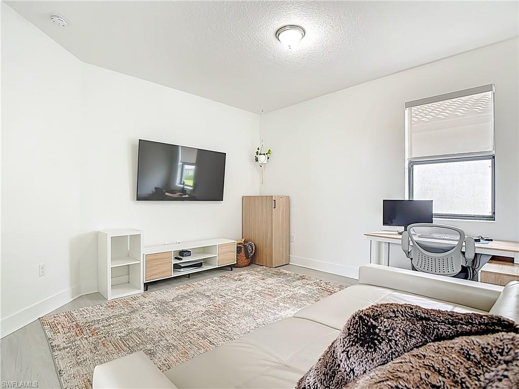 5696 Argento DR photo 16
