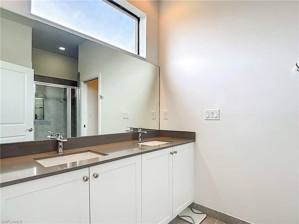 5696 Argento DR photo 22