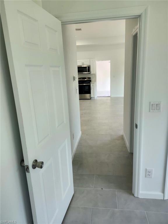 1104 Capri ST E