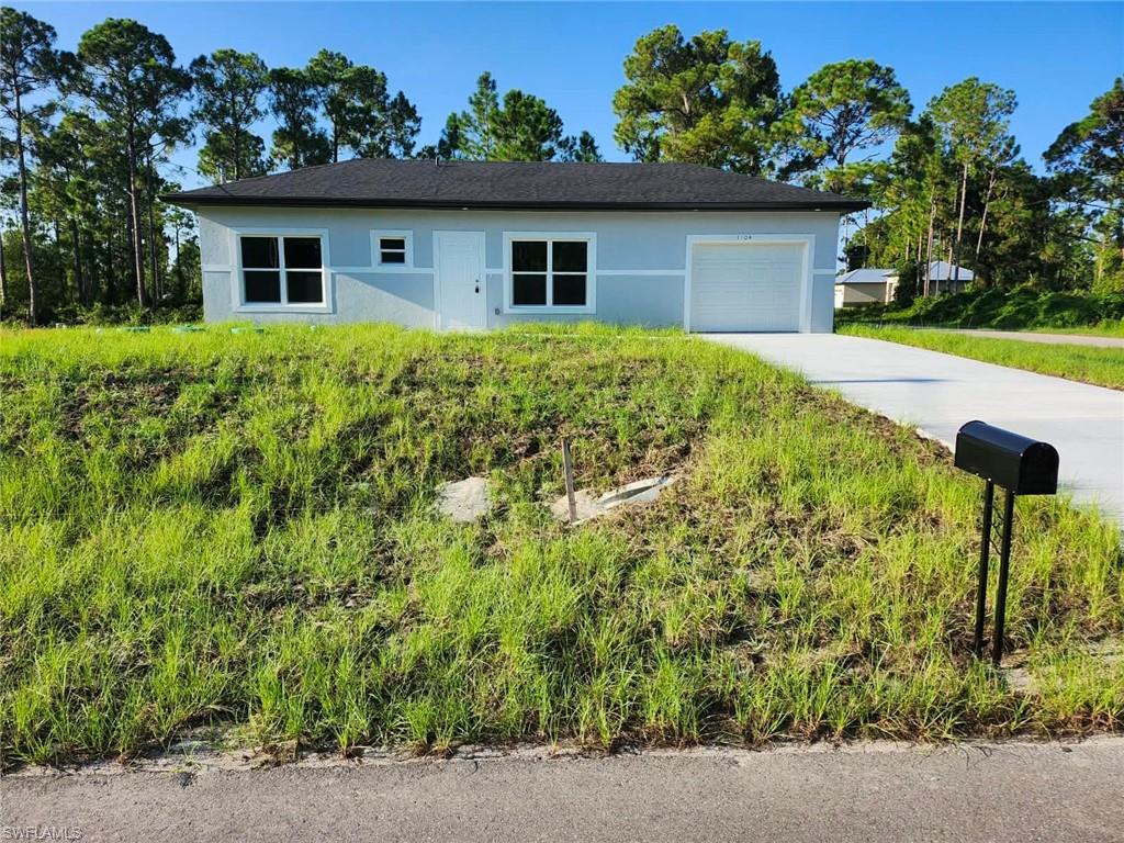 1104 Capri ST E