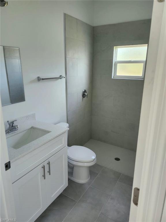 1104 Capri ST E