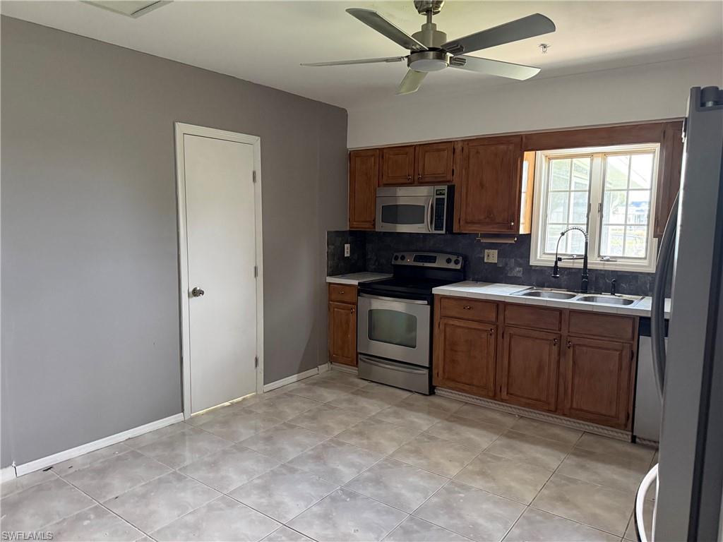 200 Arthur AVE photo 9