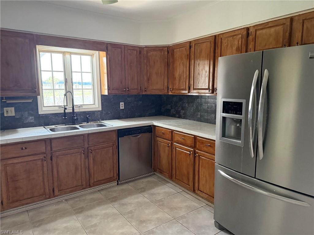 200 Arthur AVE photo 10