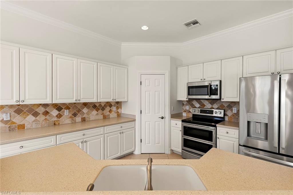 6920 Bent Grass DR photo 15