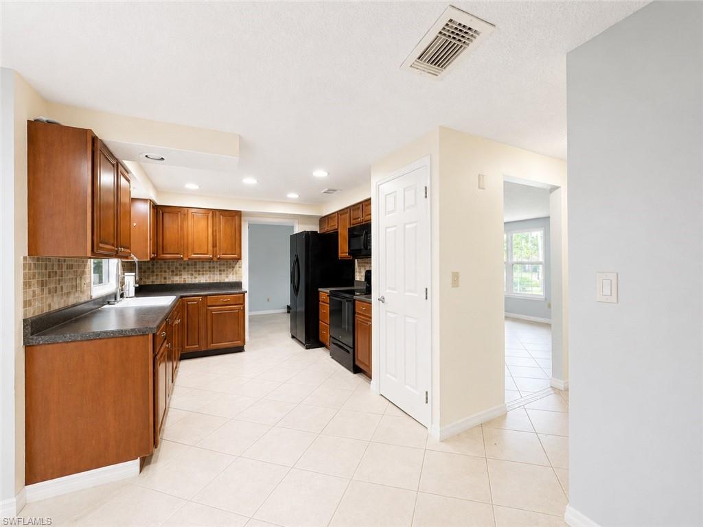 4980 Coral Wood DR photo 9