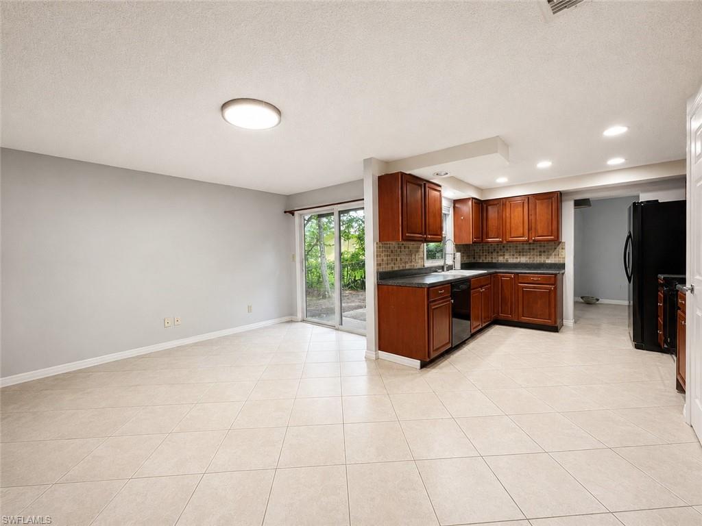 Dining/Kitchen Area