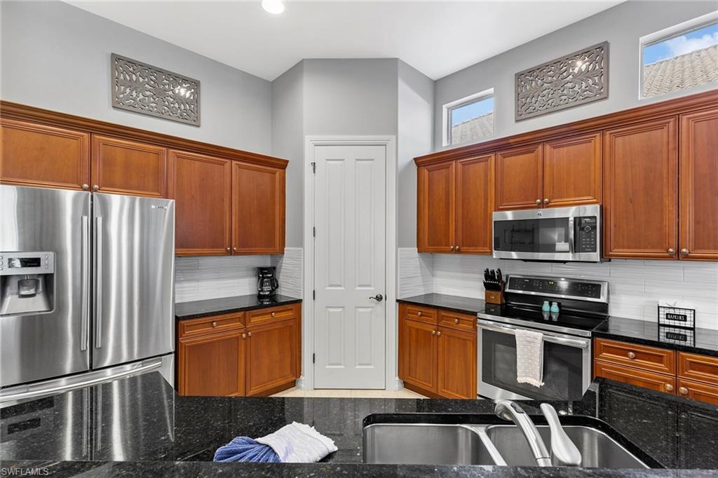 7778 Ashton RD photo 9