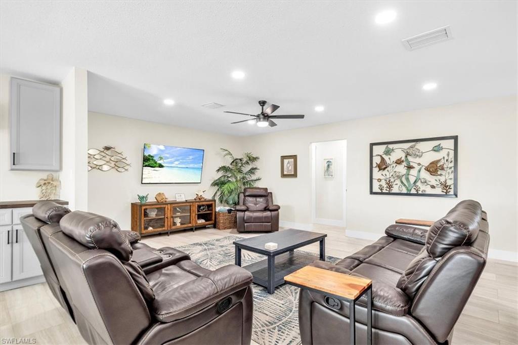 441 w Tarpon BLVD NW