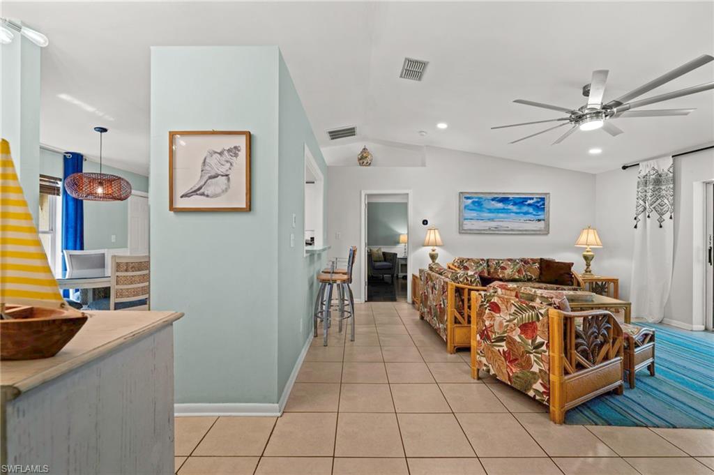 Living room and kitchen/dining