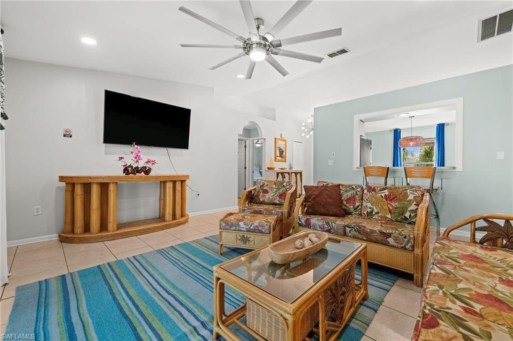Spacious living room