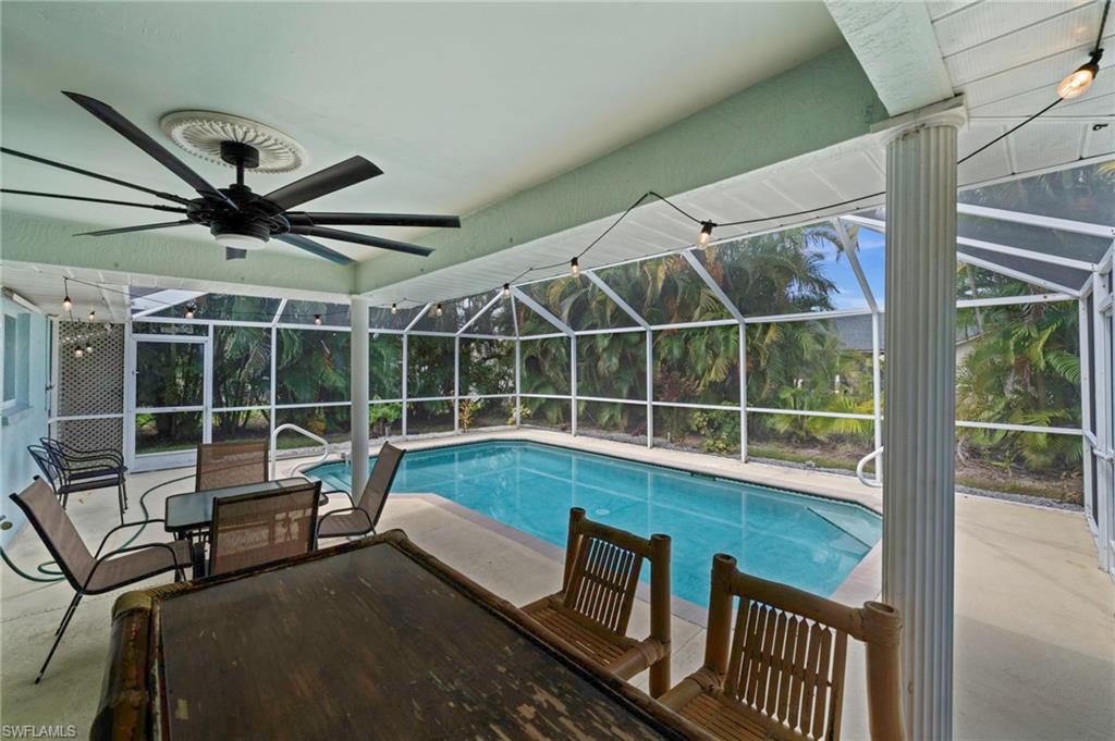 Covered lanai to take a break from the sun