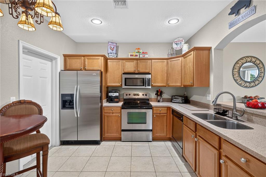 2406 Laurentina LN photo 19