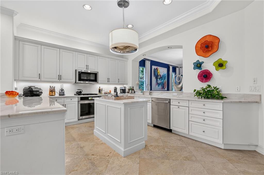 2805 Tiburon BLVD E 102 photo 7