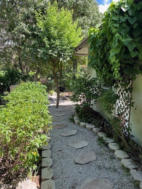 401 Panay AVE photo 34