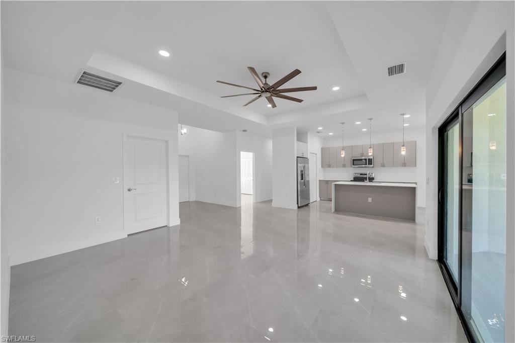 302 Palisades AVE