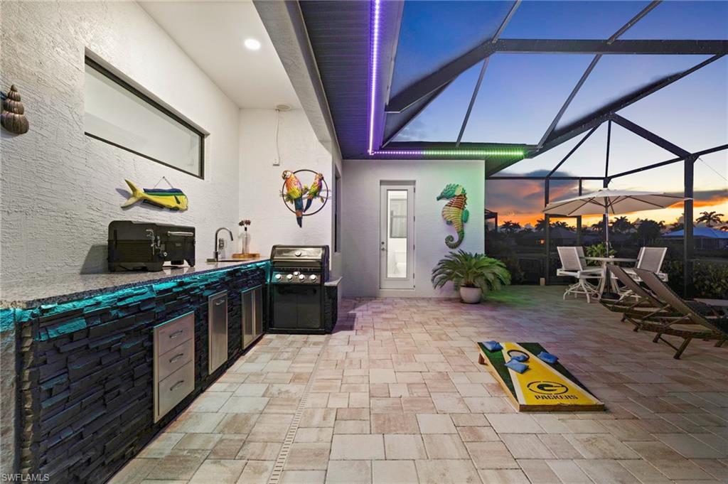 Out Door Kitchen