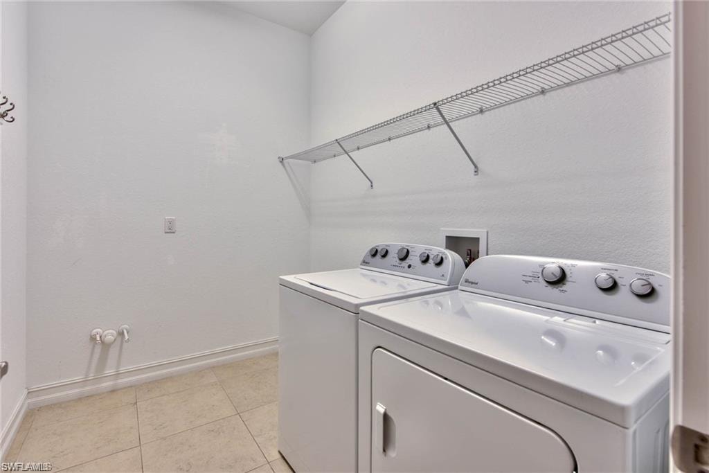 9336 Woodhurst DR photo 21