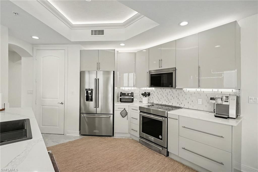 2090 W 1st ST E2505 photo 14