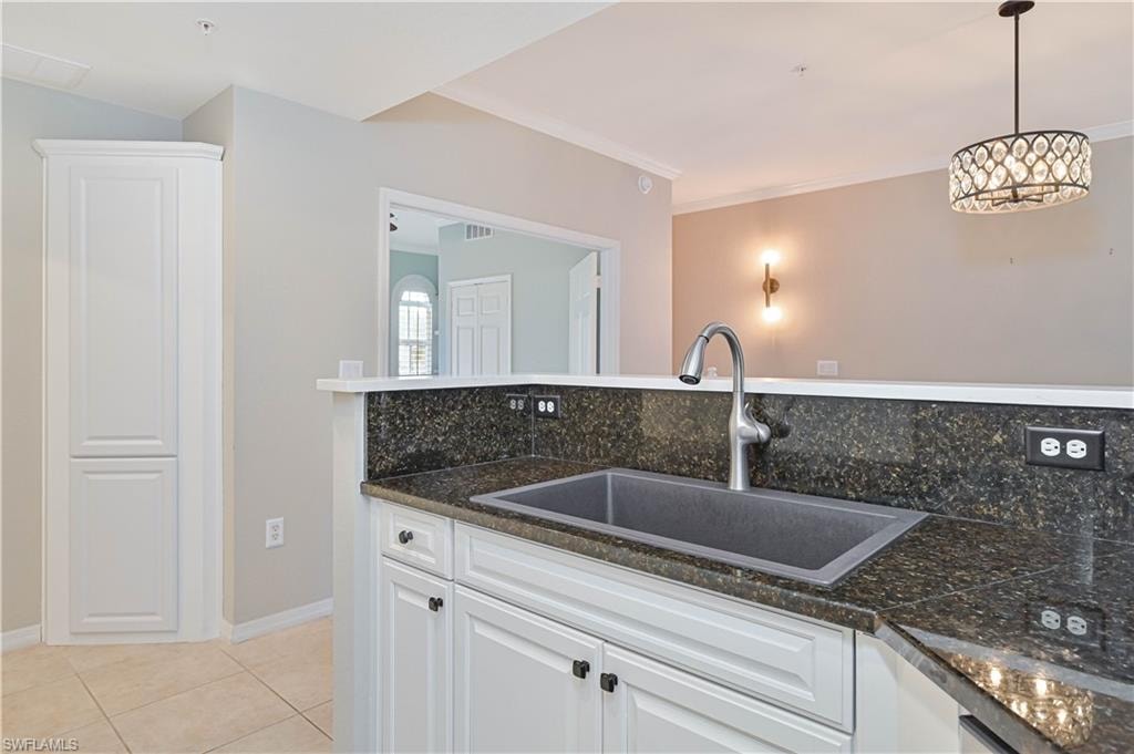 8561 Evernia CT 203 photo 9