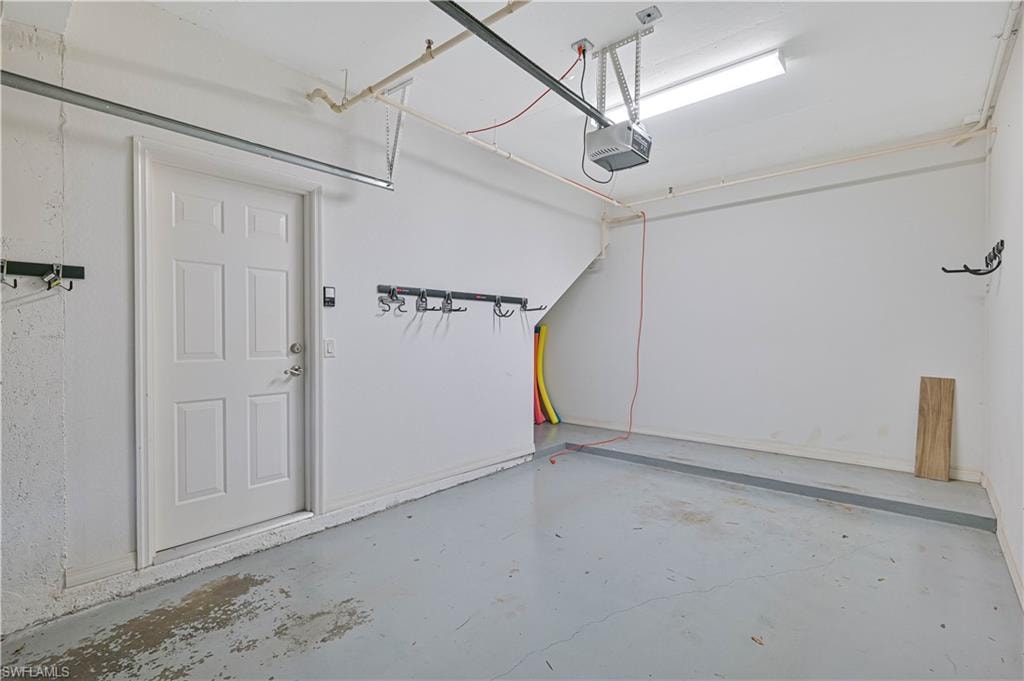 8561 Evernia CT 203 photo 21