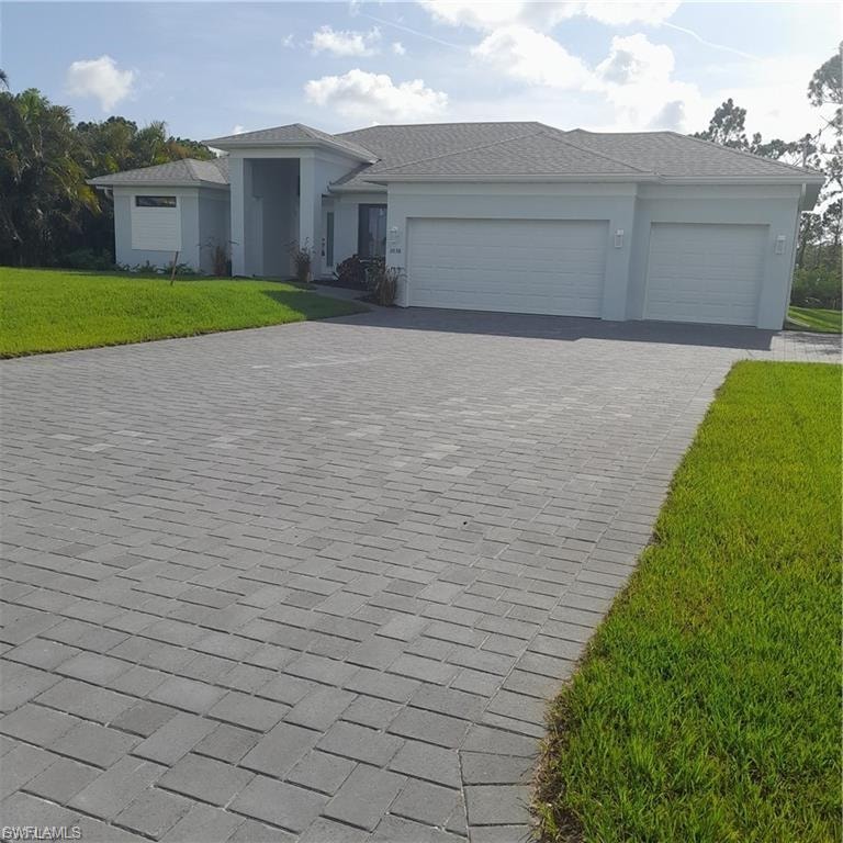 Paver driveway for 3 car garage