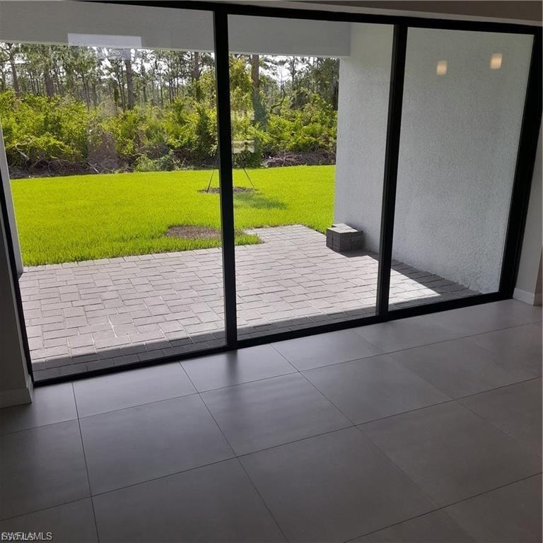 Triple Pocket sliders to large lanai