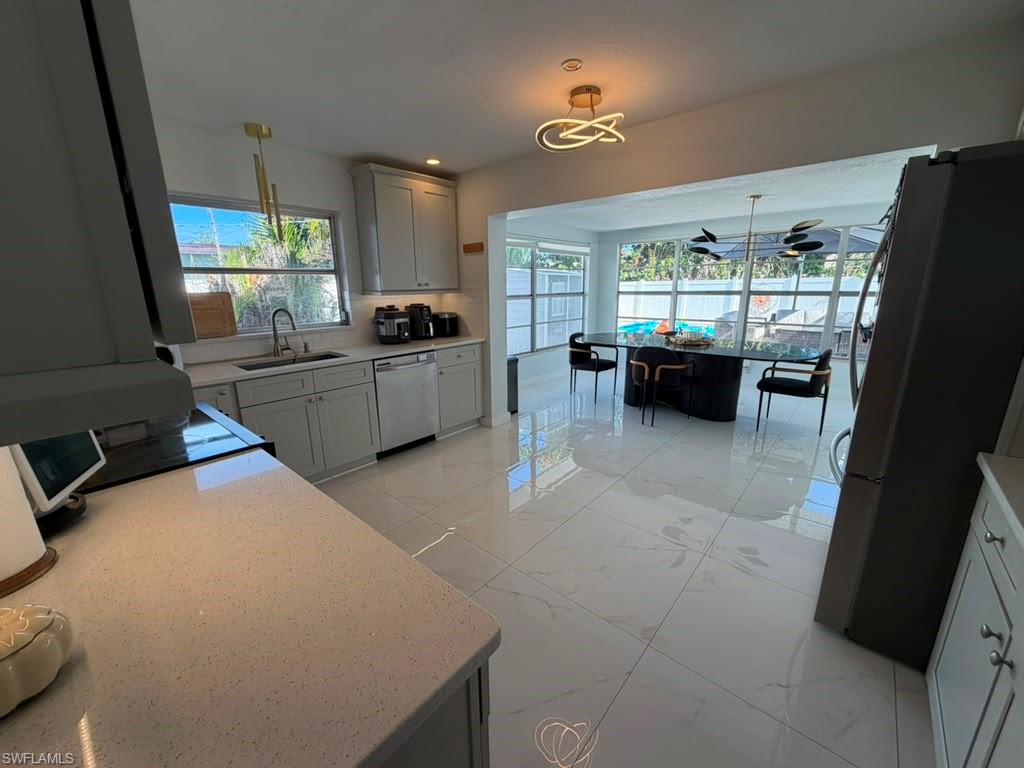 2267 Aldridge AVE photo 23