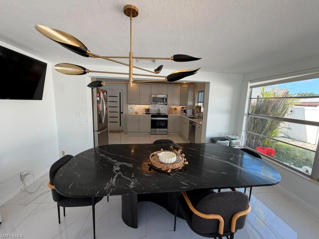 2267 Aldridge AVE photo 20
