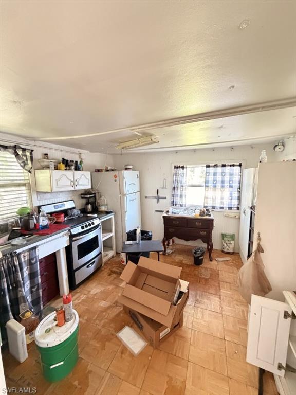 2074 Flowers DR photo 9