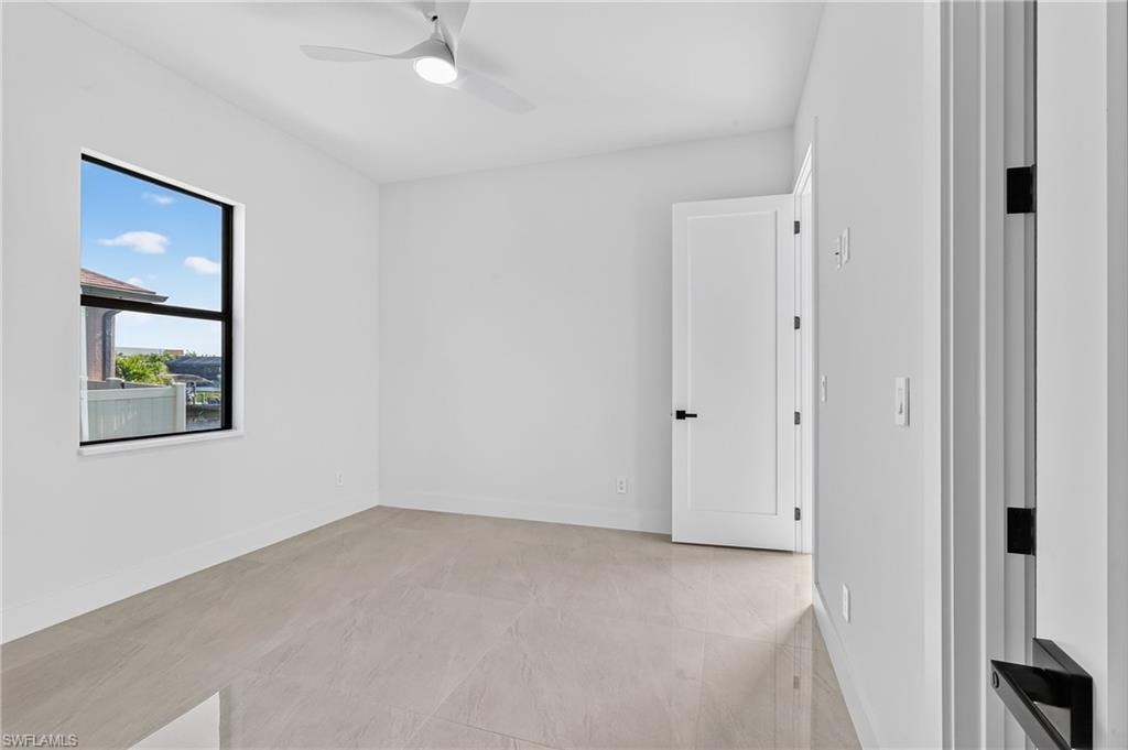 2525 Surfside BLVD photo 16
