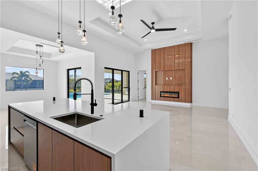 2525 Surfside BLVD photo 10