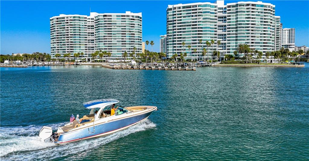 Boating Community w/Boat Lifts