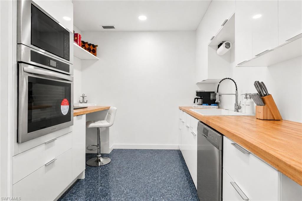 Scullery Prep Kitchen Keeps Main Kitchen Clear When Entertaining