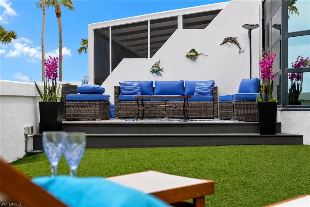 Private Elevated Sun Deck
