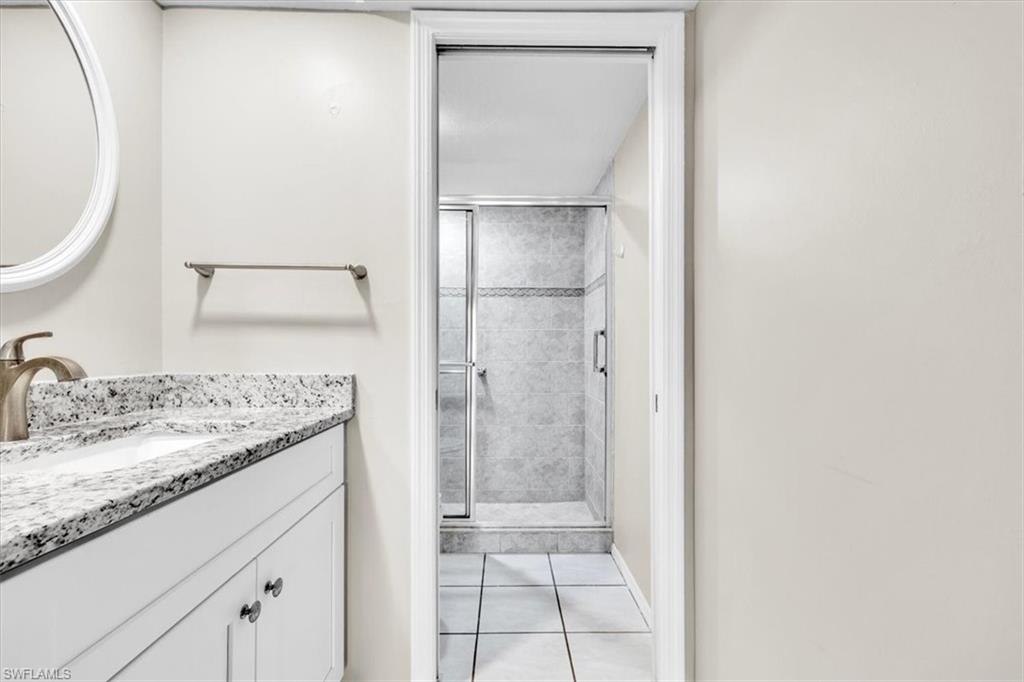 4719 SE 17th PL 105 photo 23