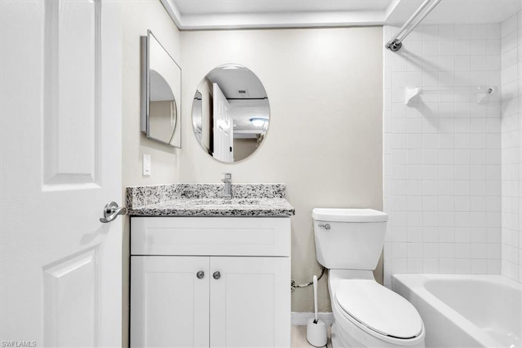 4719 SE 17th PL 105 photo 27