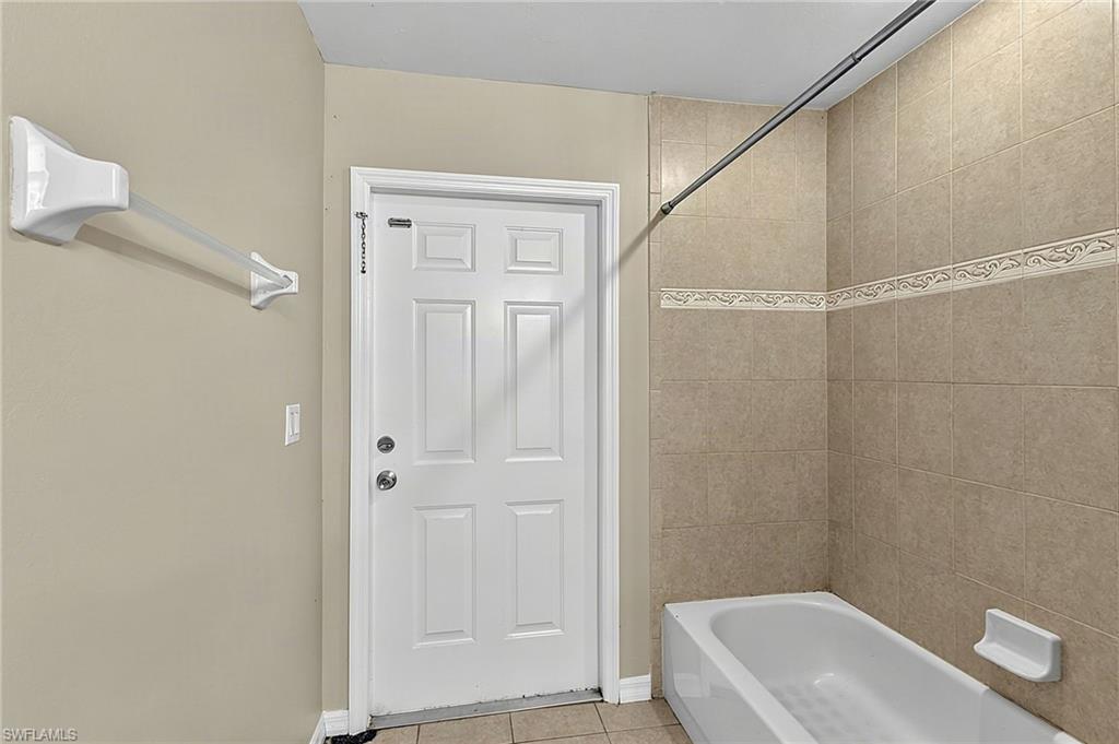 1920 NE 20th PL photo 35