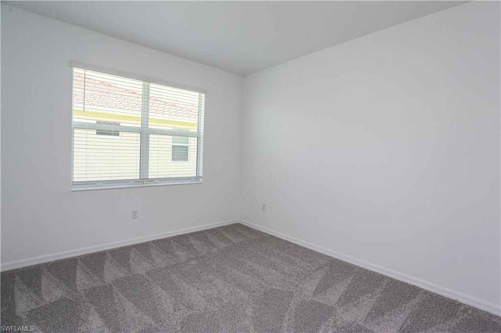 2599 Vine AVE photo 23