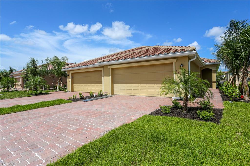 2599 Vine AVE