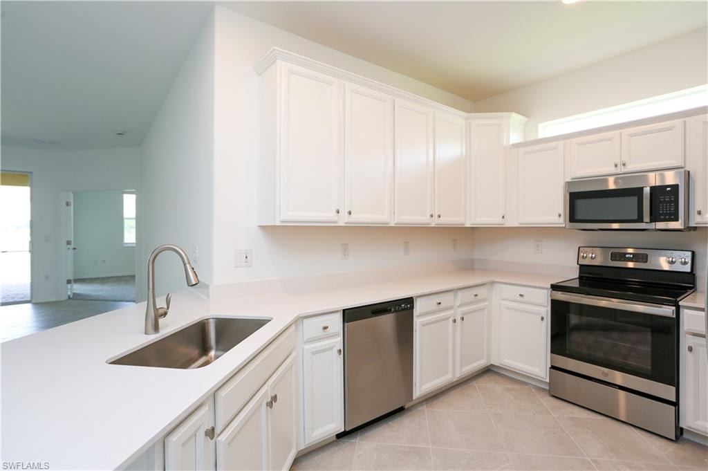2599 Vine AVE photo 6