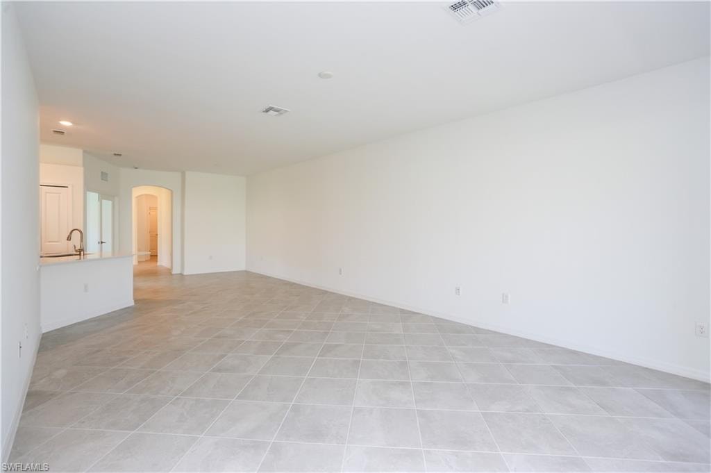 2599 Vine AVE photo 12