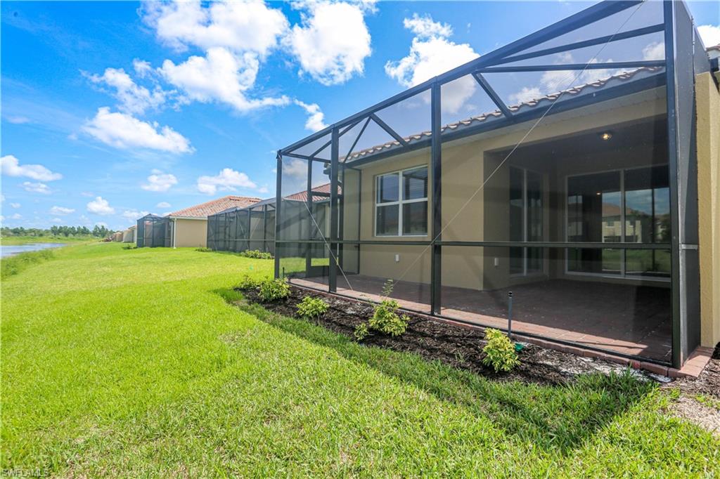 2599 Vine AVE photo 36