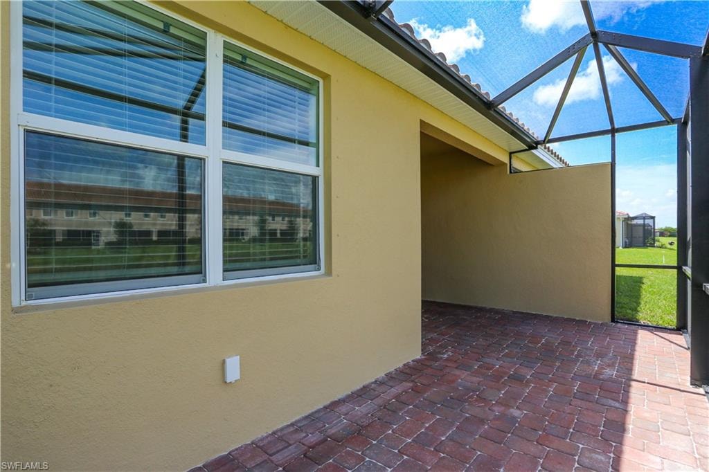 2599 Vine AVE photo 32