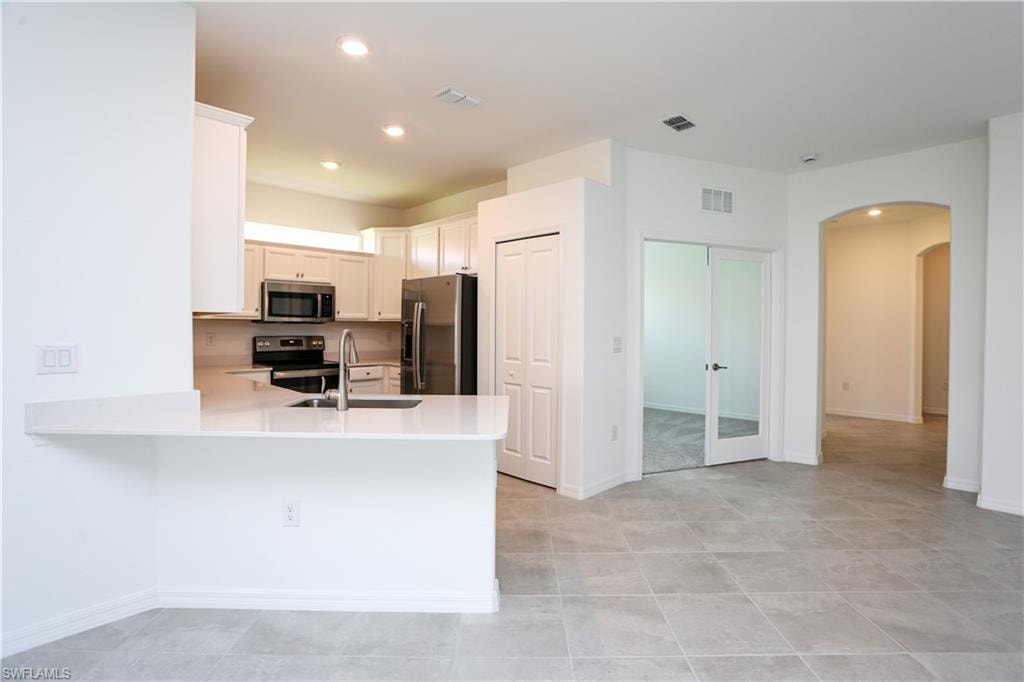 2599 Vine AVE
