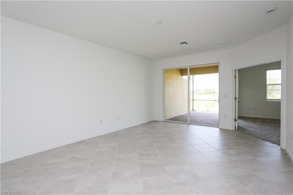 2599 Vine AVE photo 11