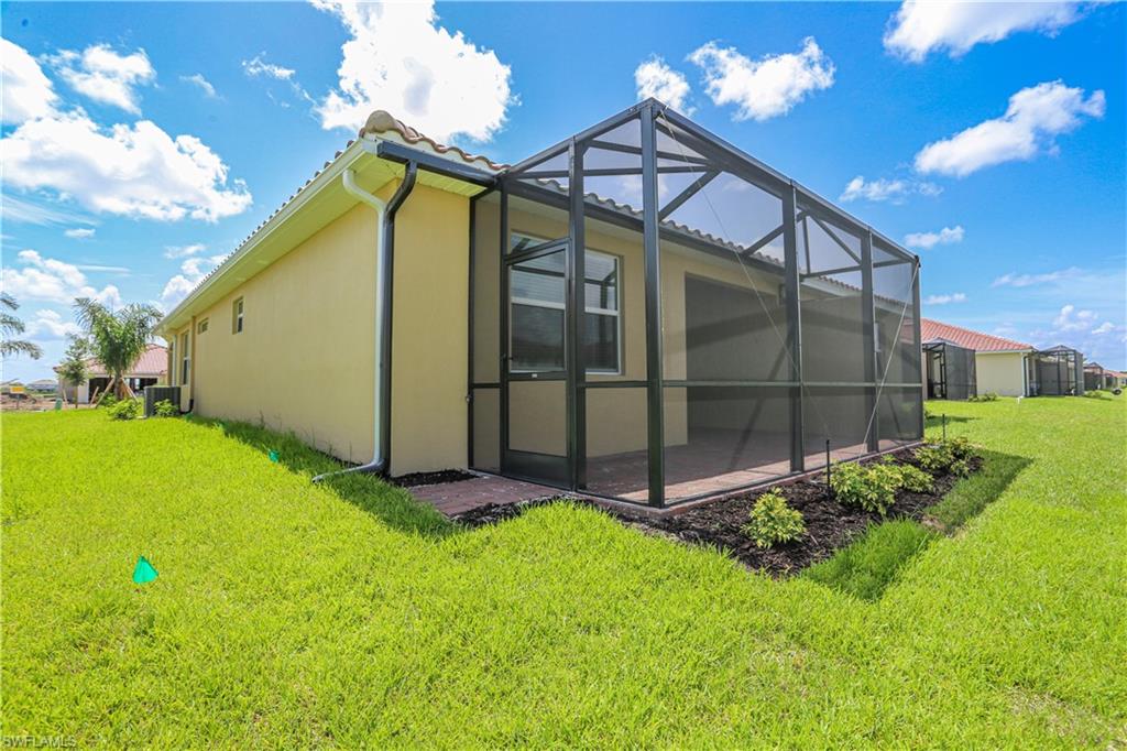 2599 Vine AVE photo 35