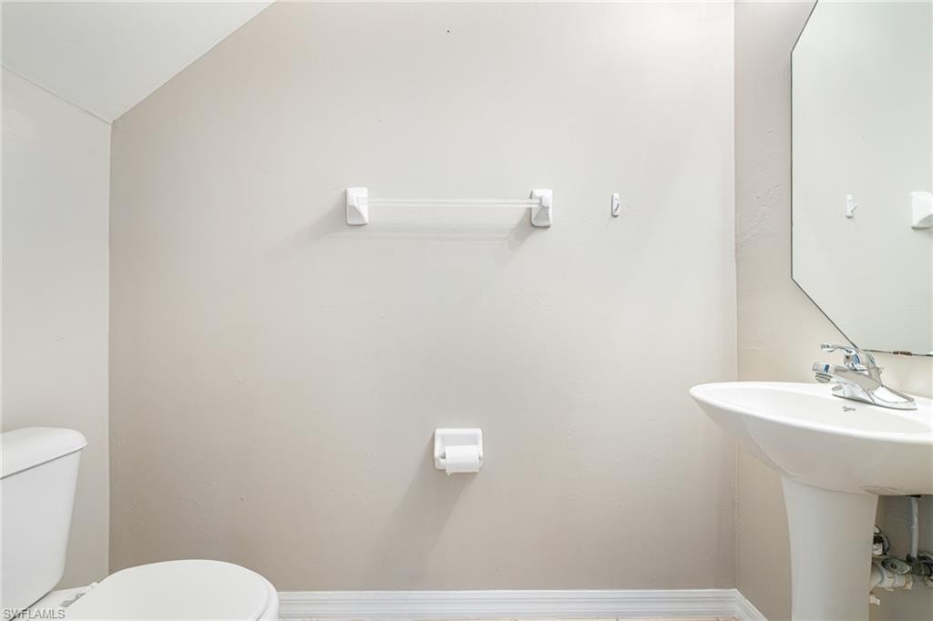 9812 Foxhall WAY 5 photo 14