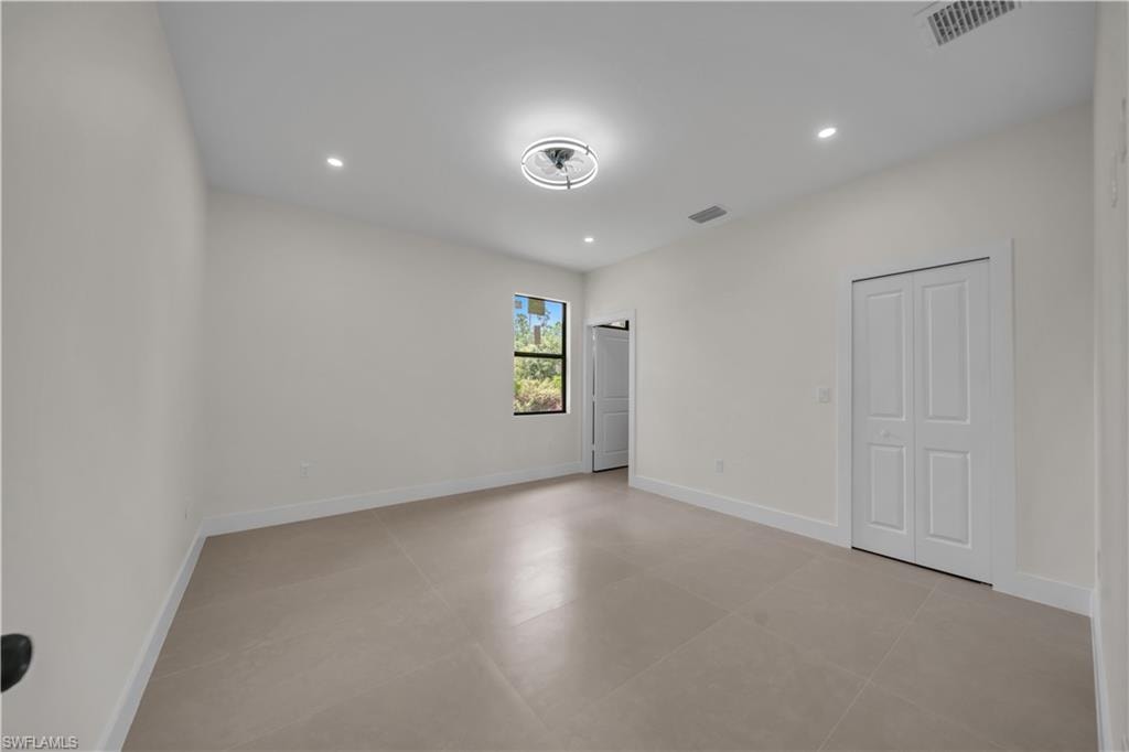 1070 Fayette AVE photo 14