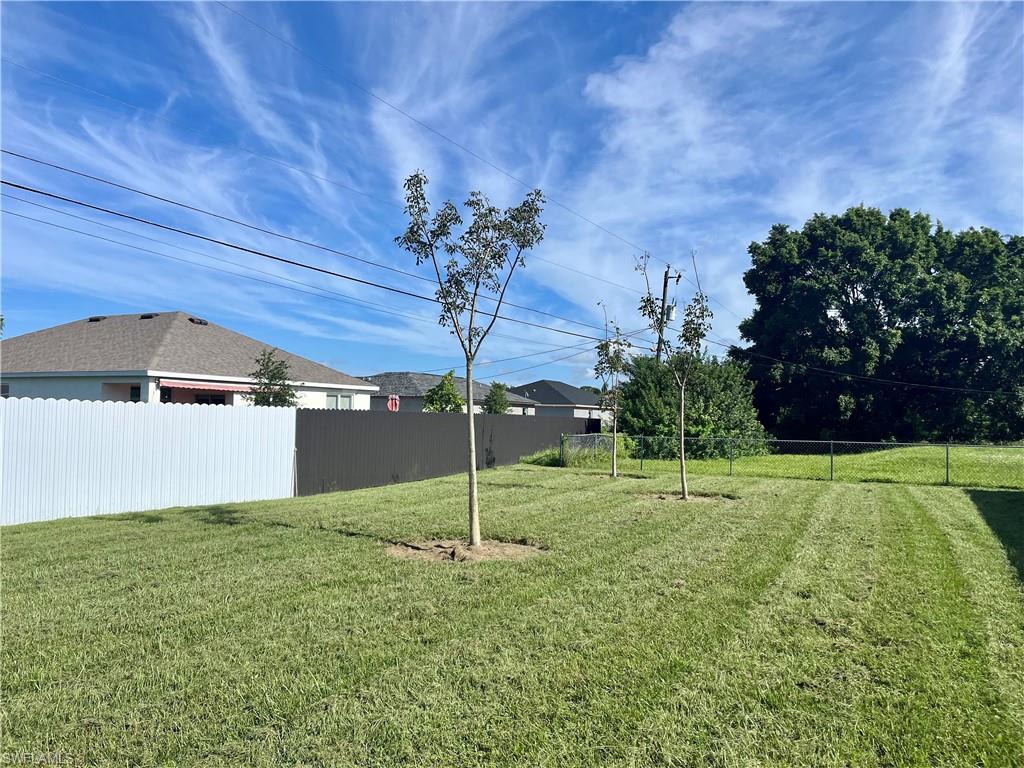 916 Andalusia BLVD photo 10