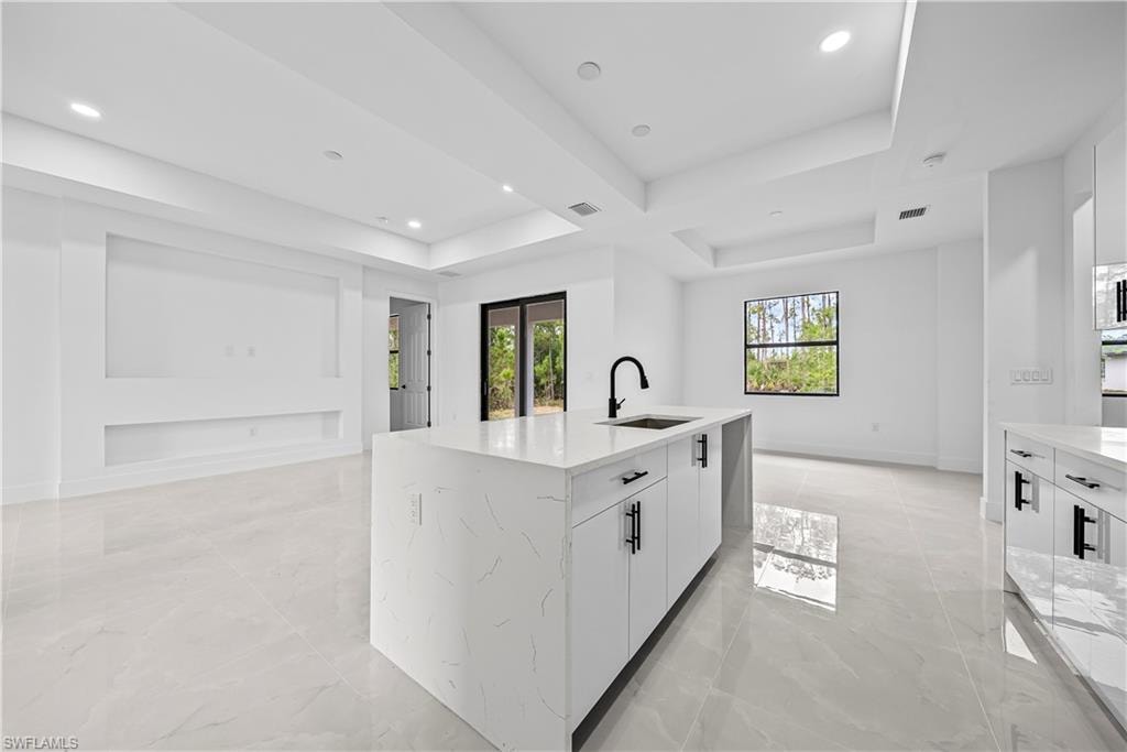 309 Radium AVE photo 7